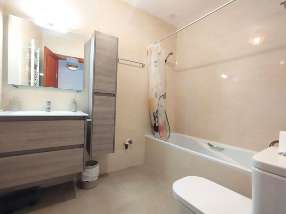 Beautiful 2 Bedroom In Calle Carabeo, Nerja Exterior foto